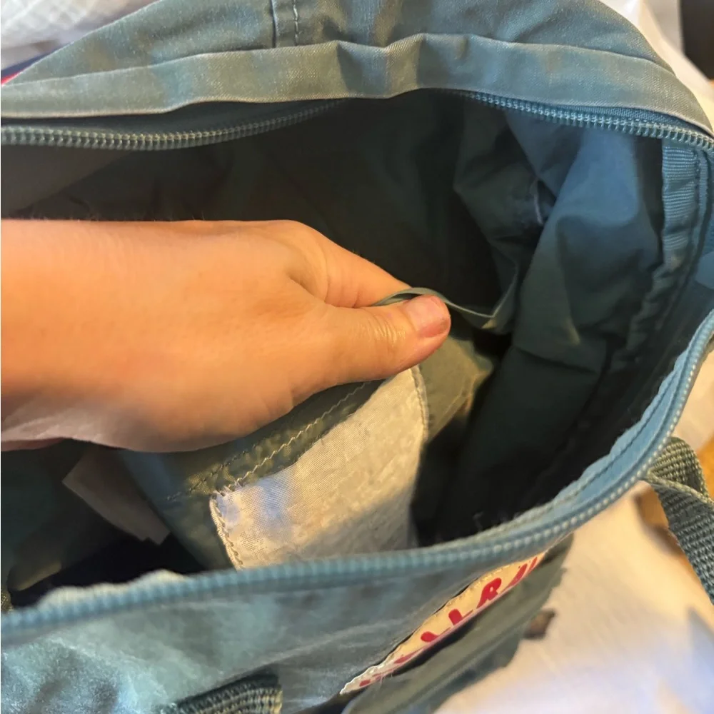 Fjallraven‎ Kånken Backpack in Olive Green